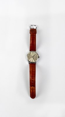 Lot 1401 - OMEGA; a gentlemen's stainless steel...