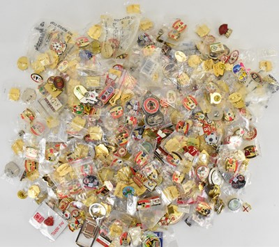 Lot 738 - Approximately 500 football related metal pins,...
