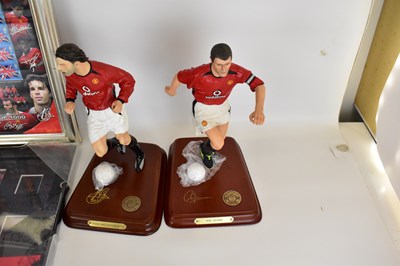 Lot 743 - MANCHESTER UNITED; collectibles to include...