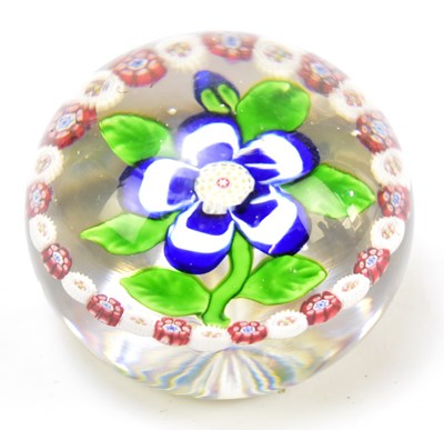 Lot 336 - BACCARAT; a 19th century primrose garland paperweight