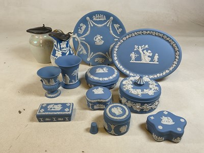 Lot 262 - A collection of Wedgwood Jasperware including...