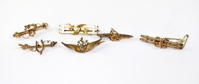 Lot 1205 - Five 9ct gold bar brooches, together with a...