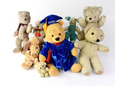 Lot 268 - Seven various stuffed toys to include a...