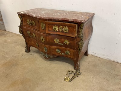 Lot 481 - French Louis XV style chest of drawers/commode...