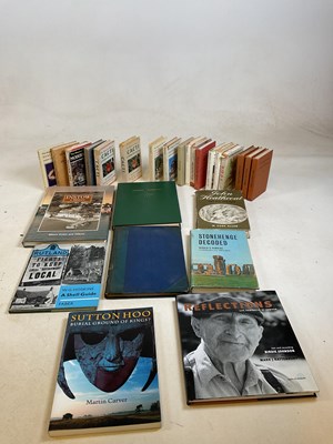 Lot 178 - A quantity of Observer books, some with dust...