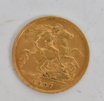 Lot 672 - An Edwardian VII 1907 half sovereign.