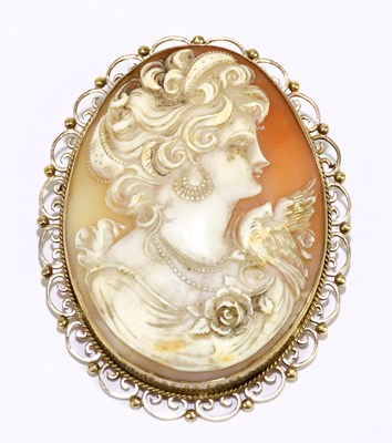 Lot 1042a - A 9ct gold mounted cameo brooch, with side...