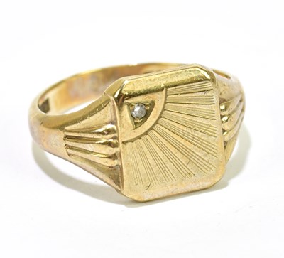 Lot 1078 - A 9ct yellow gold signet ring with sunburst...