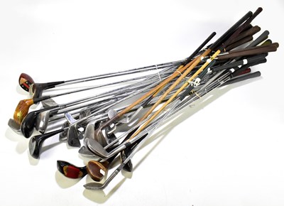 Lot 209 - A large collection of vintage and modern golf clubs