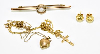 Lot 358 - A small quantity of 9ct gold items to include...