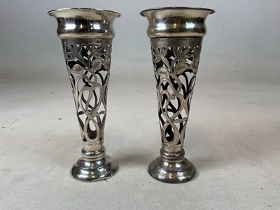 Lot 284 - GOLDSMITHS & SILVERSMITHS CO; a pair of...