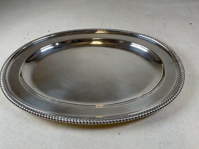 Lot 417 - A large oval silver plated tray/platter with...