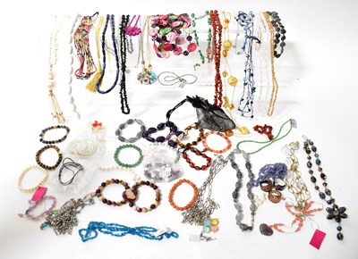 Lot 1237 - A quantity of costume jewellery, mainly...