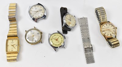 Lot 686 - A small group of gentlemen's wristwatches...
