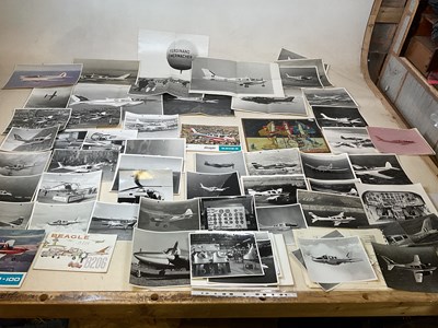 Lot 25 - Interesting Aeronautica collection relating to...