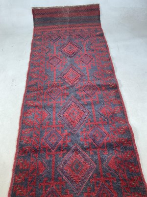 Lot 550 - A Mashwani runner, 249cm x 57cm