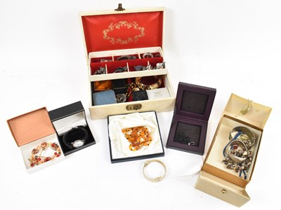 Lot 670 - A quantity of costume jewellery including...