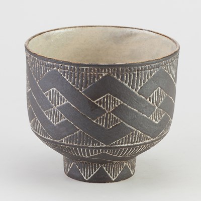 Lot 274 - CHRIS CARTER (born 1945); a stoneware bowl...