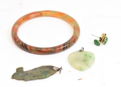 Lot 628 - A mixed lot of Chinese hardstone jewellery...