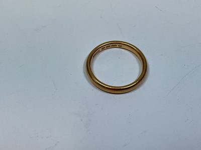 Lot 315 - A 22ct yellow gold wedding band, size N, 4.4g