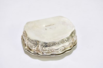 Lot 578 - A Continental silver snuff box with repousse...