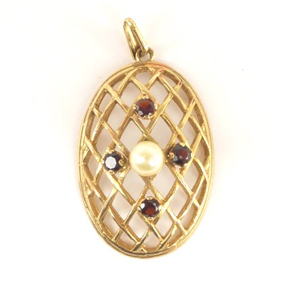 Lot 1099 - A 9ct gold open basket pendant of oval form,...