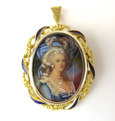 Lot 1060 - A modern 18ct gold miniature brooch, the...