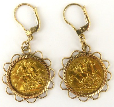 Lot 1172 - Two George V half sovereigns 1913 and 1914,...