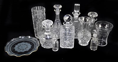 Lot 618 - A small quantity of cut glass