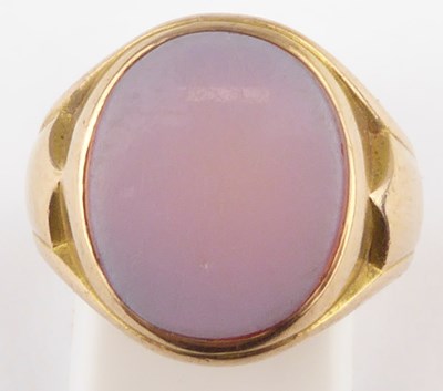Lot 911 - A late 19th century 15ct gold signet ring with...