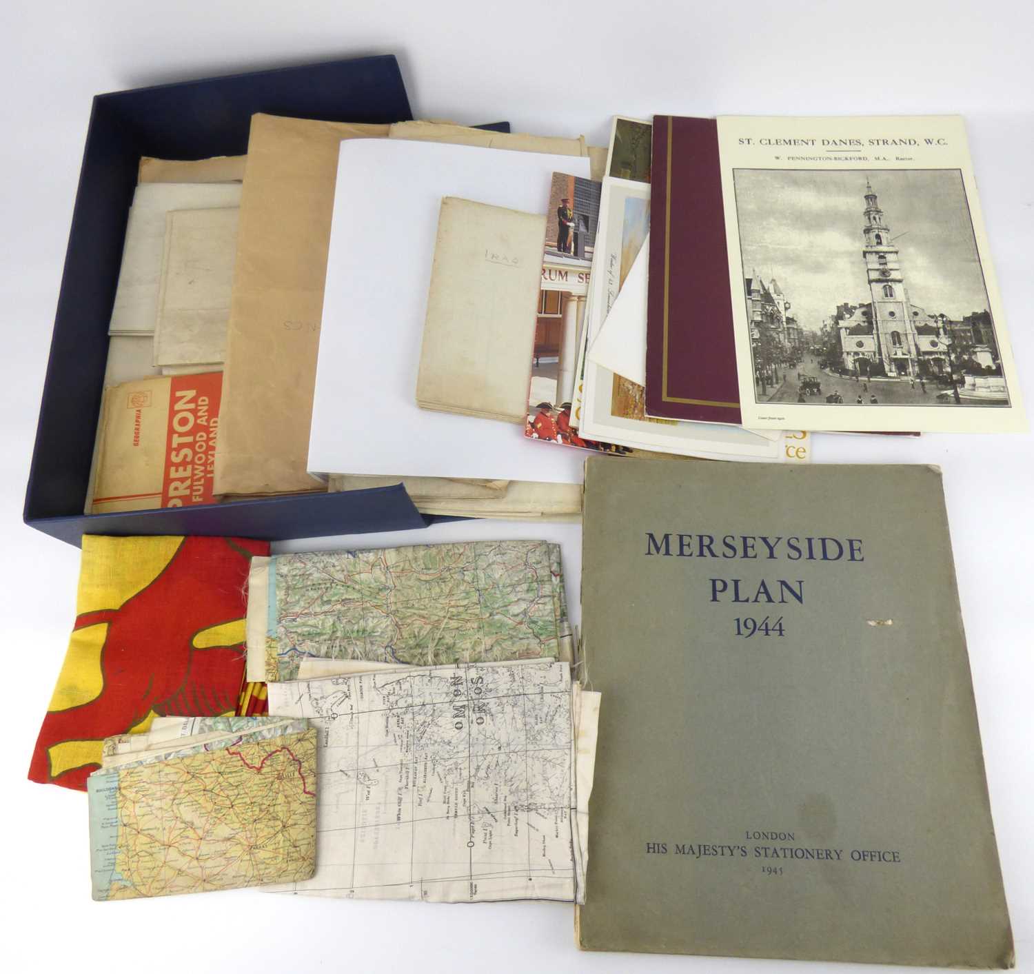 Lot 321 - A good collection of various cloth and cloth-backed maps