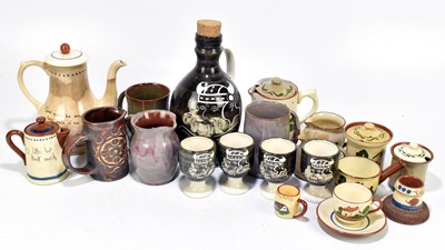 Lot 588 - A small quantity of studio and decorative ceramics