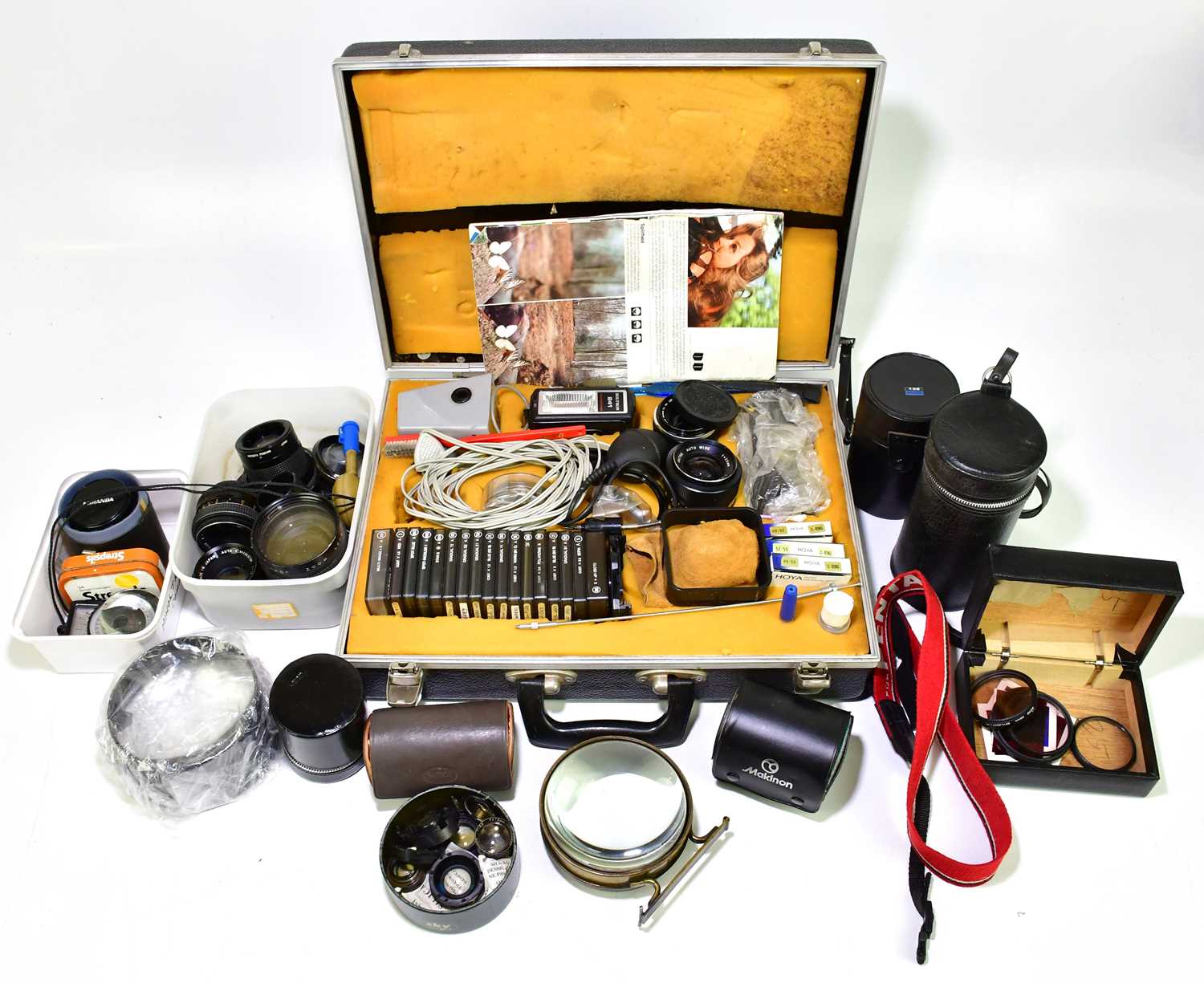 Lot 1130 - A collection of assorted camera lenses and