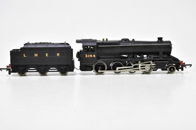 Lot 74 - WRENN; two boxed OO-HO gauge locomotives and...