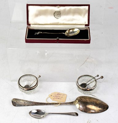 Lot 753 - A George III hallmarked silver Old English...