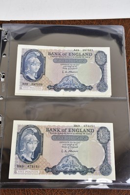 Lot 1030 - A collection of UK bank notes, ten shilling,...