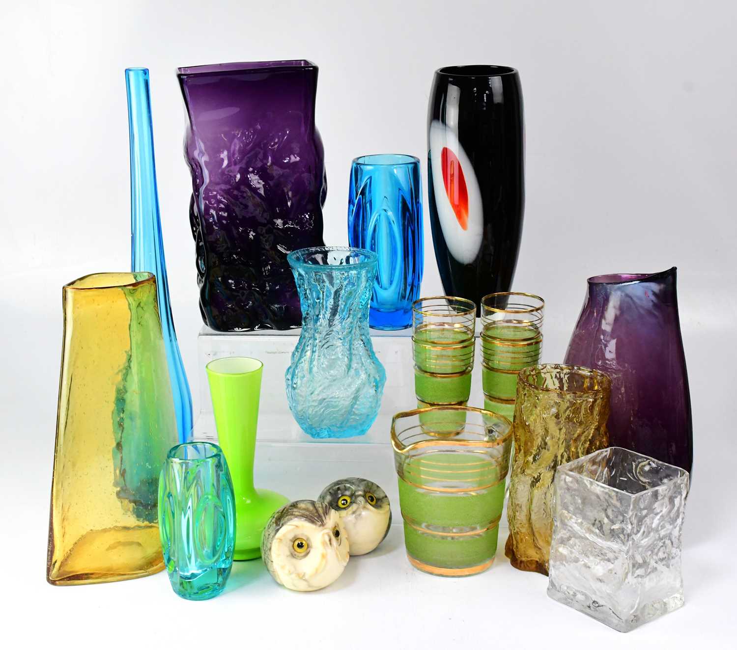 Lot 306 - A collection of decorative glassware including...