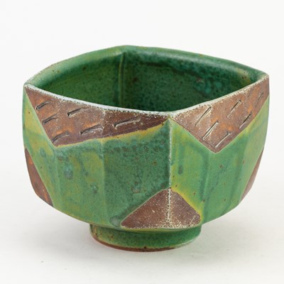 Lot 9 - JEFF OESTREICH (born 1947); a square faceted...