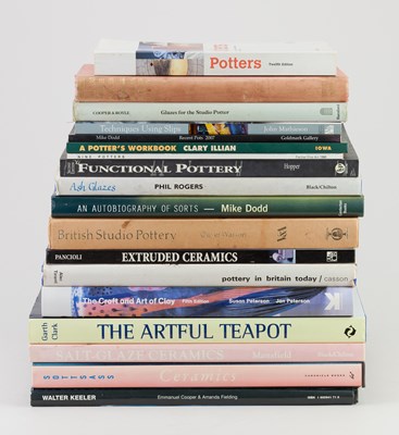 Lot 48 - A collection of books on studio ceramics...