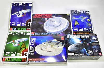 Lot 134 - STAR TREK; a collection of boxed model kits to...