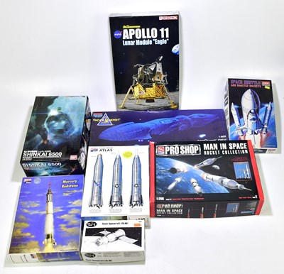 Lot 136 - Eight boxed model kits to include Monogram...