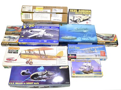 Lot 138 - A collection of model kits to include Kinetic...