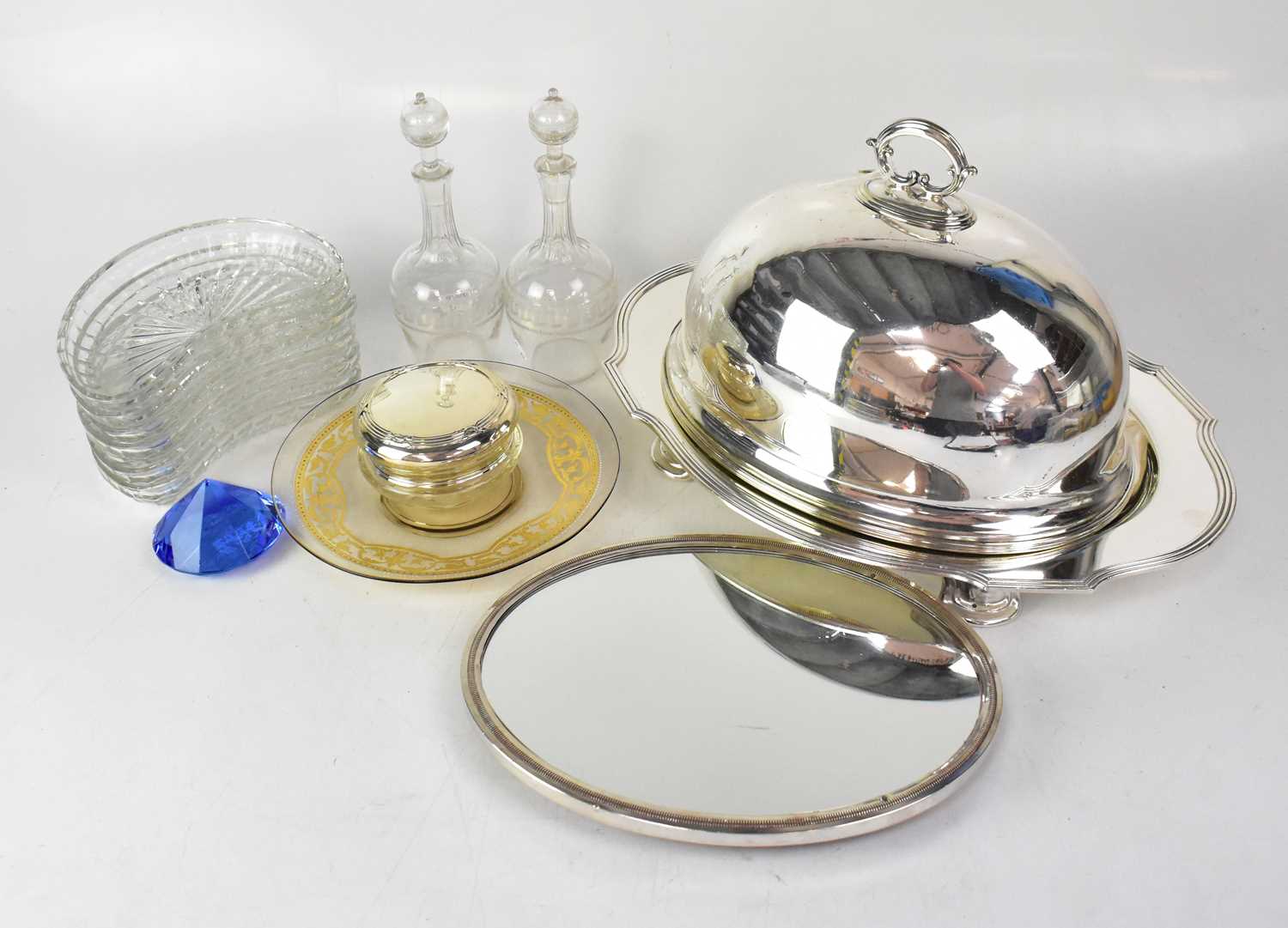 Lot 299 - A collectors' lot of glass and silver plate,...