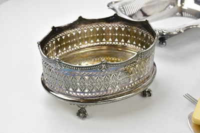 Lot 1012 - A quantity of electroplated items to include...