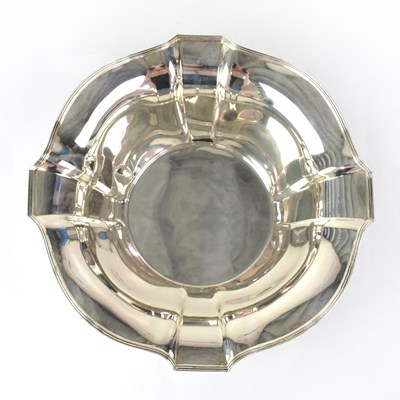 Lot 760 - GORHAM; a silver serving bowl of shaped Art...