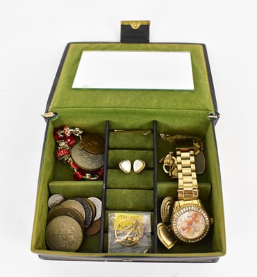Lot 1248 - Various items of costume jewellery to include...