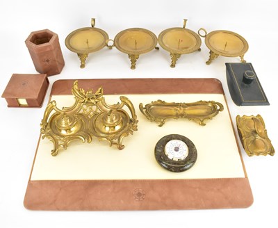 Lot 132 - Various modern desk items to include leather...