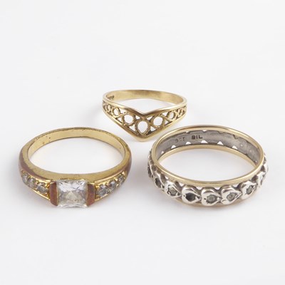 Lot 1009 - Three dress rings comprising a 9ct gold...