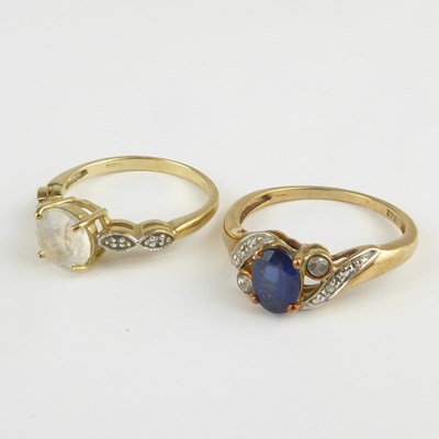 Lot 947 - Two 9ct gold dress rings, one with claw set...