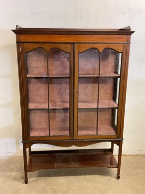 Lot 550 - An Edwardian mahogany inlaid and chequered...